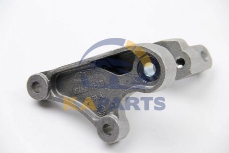 9T16 6P093 BA FORD Кронштейн подушки КПП Connect 02-