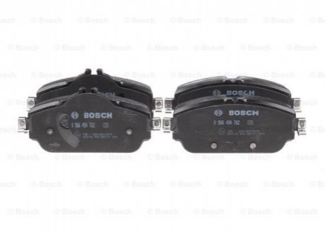 0986494782 BOSCH BOSCH DB комплект гальмівних колодок C-CLASS C 180 BlueTEC / d 14-18, E-CLASS (W213) E 200 16-